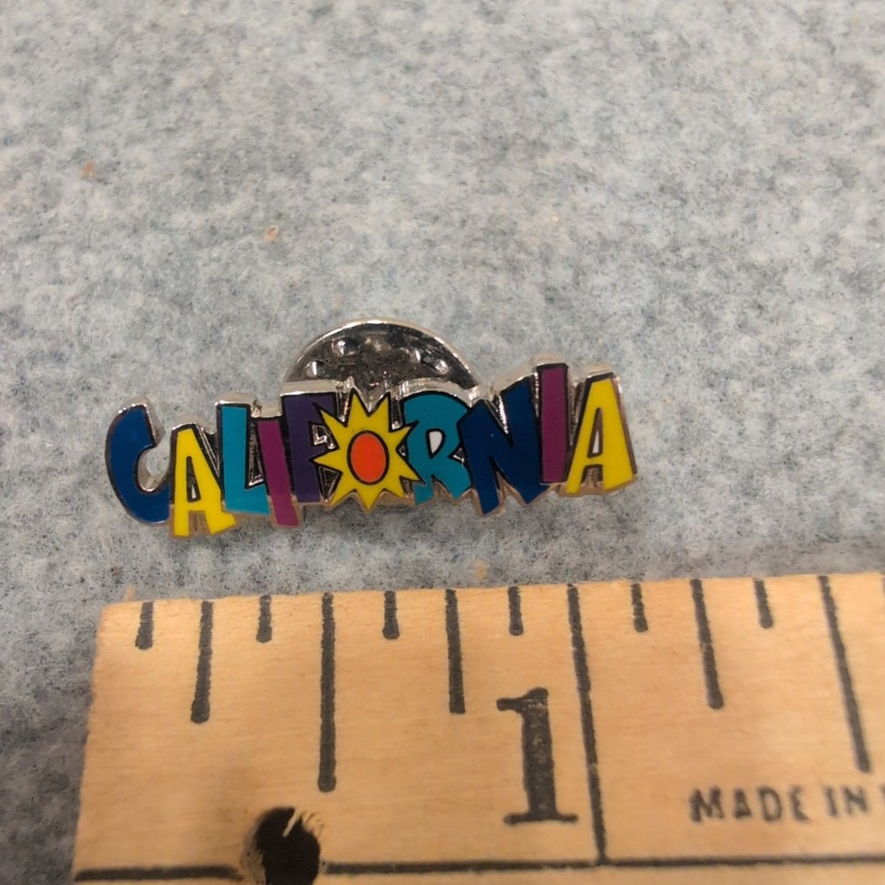 California Sun Colorful Enamel Lapel Pin Souvenir Travel West Coast PD China - Picture 2 of 4